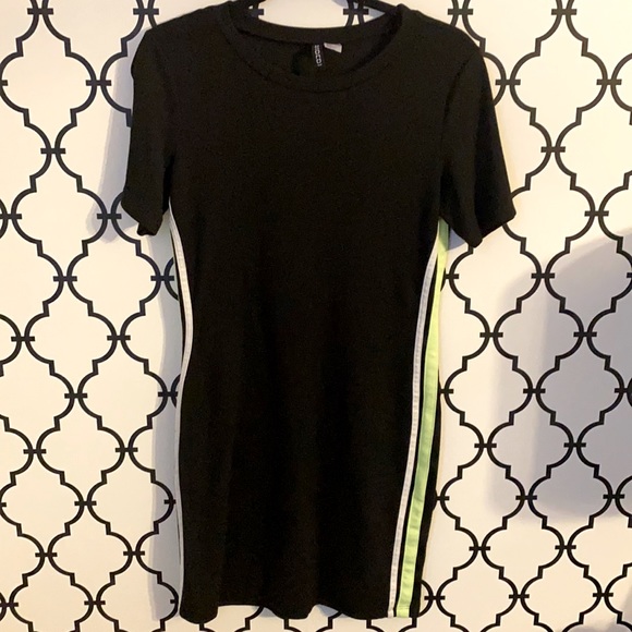 Dress - Picture 1 of 3